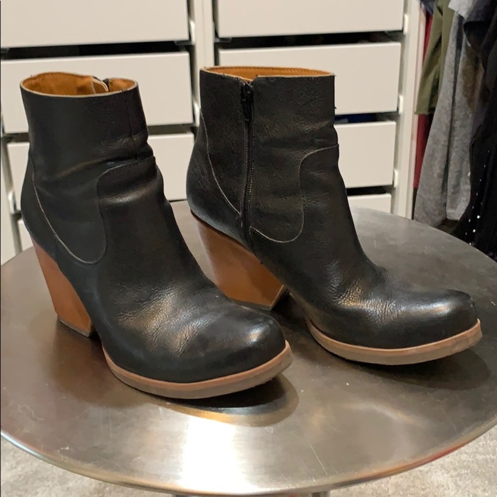 Korks ankle boots